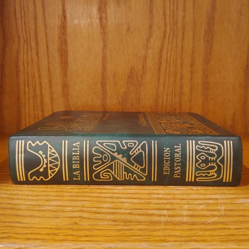 La Biblia - Letra Grande, Latin American Bible in Spanish, Hardcover